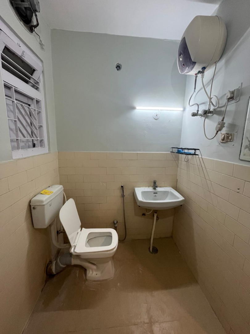 Fully Furnished 3bhk in Maniram Dewan Rd, Krishna Nagar, Chandmari, Guwahati, Assam, India for Rent